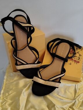 Stylish and versatile black strappy sandals by Kelly & Katie in women’s size 11
